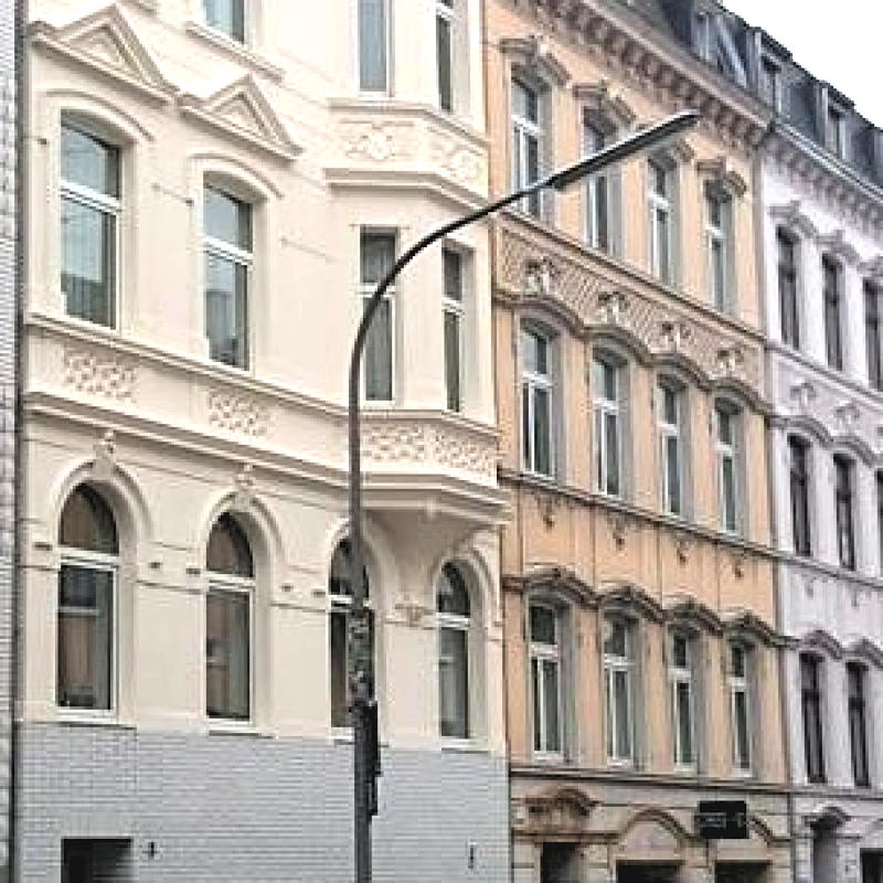 Die denkmalgeschützte Fassade eines Gründerzeit Hauses in Hennef an der Sieg.